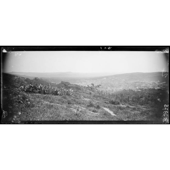 Panorama de la ville de Fez. [légende d’origine]