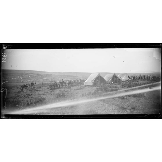 Au camp, près d’Aïn Sbitt, campement d’une colonne venant de Fez. [légende d’origine]