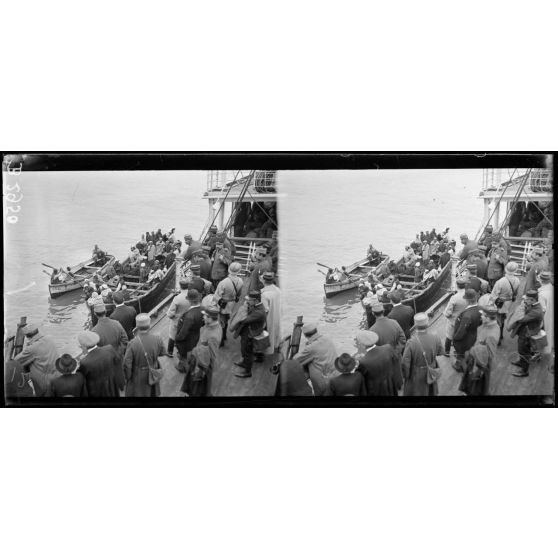 Arrivée d'un navire à Casablanca. [légende d'origine]