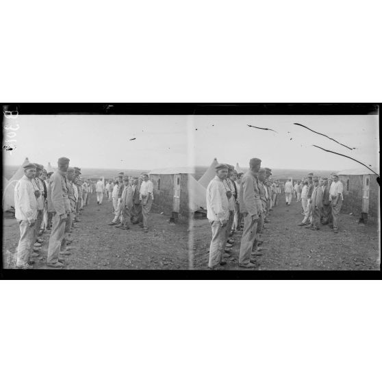 Dar Bel Amri, le camp des prisonniers allemands. L'appel. [légende d’origine]