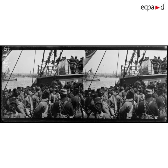 La Chaouia arrivant dans le port de Marseille. [légende d’origine]