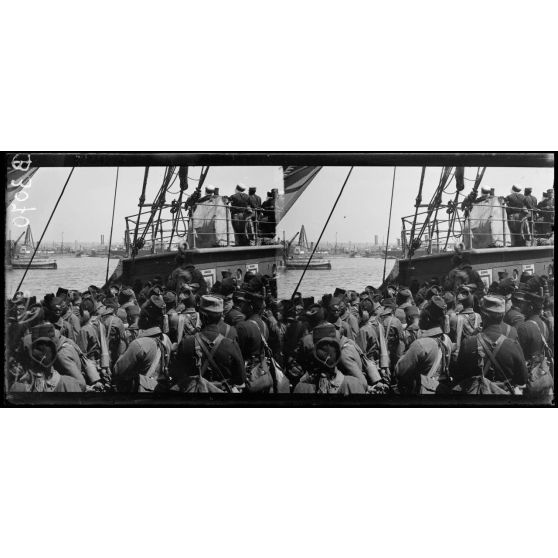 La Chaouia arrivant dans le port de Marseille. [légende d’origine]