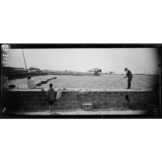 Le port de Casablanca, les jetées. [légende d’origine]