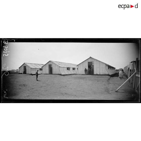 Casablanca, camp dit des espagnols, les baraquements. [légende d’origine]