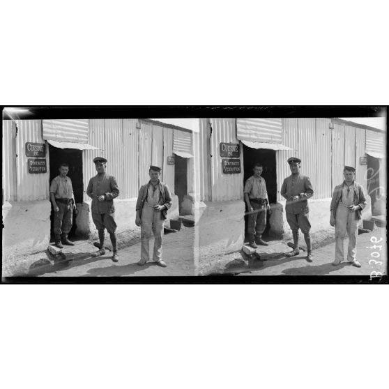 Casablanca, camp dit des espagnols, la cuisine. [légende d’origine]