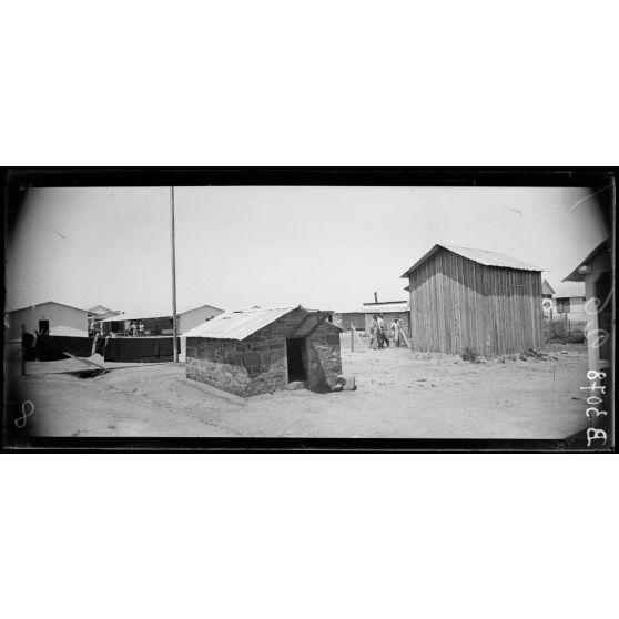 Casablanca, camp dit des espagnols, les baraquements. [légende d’origine]
