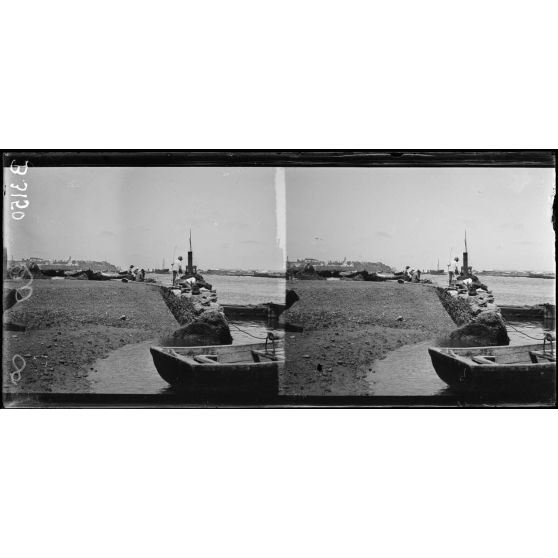 Rabat, le port à l’embouchure de l’oued Abou Regreg. [légende d’origine]