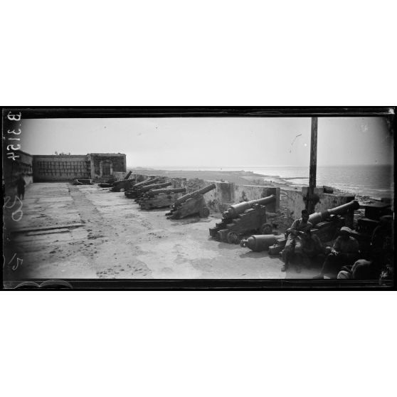 Rabat, à la kasbah des Oudaya, batterie des saluts, anciennes défenses de Rabat. [légende d’origine]
