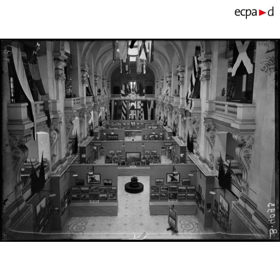 Paris, pavillon de Marsan, vue générale de l’exposition. [légende d’origine]