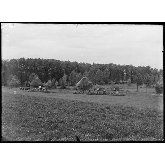 Soizy-aux-Bois (Marne), tombes françaises. [légende d’origine]