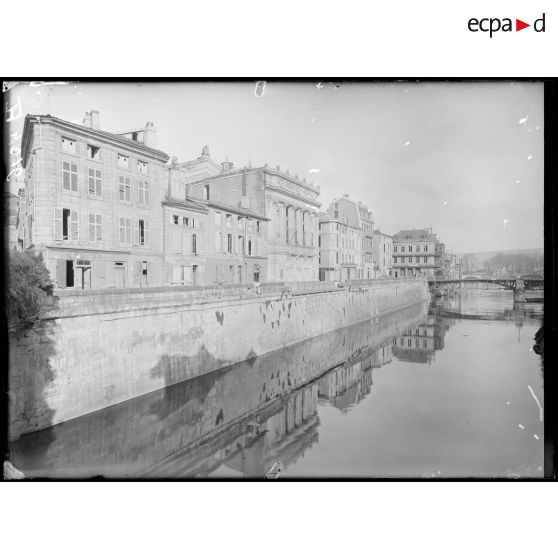 Verdun, quai de la Comédie. [légende d’origine]