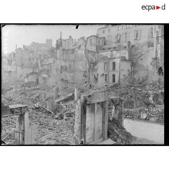Verdun, rue Mazel et rue St Esprit. [légende d’origine]