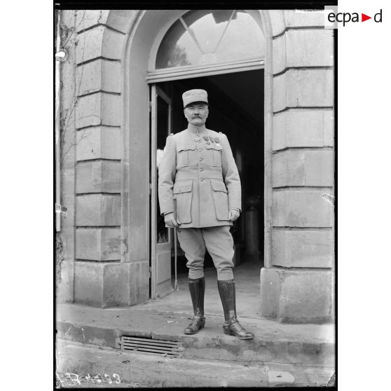 Verdun, le général Passaga commandant la 133e division. [légende d’origine]