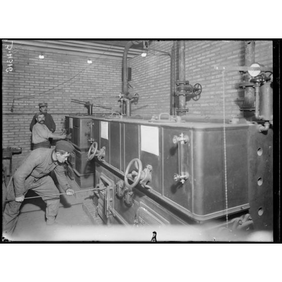 Verdun, la citadelle, la chaufferie. [légende d’origine]