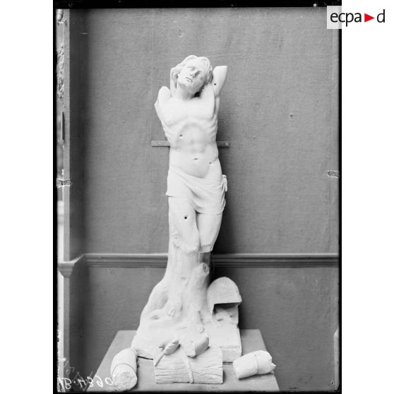 Petit Palais, exposition des œuvres d’arts mutilées, St Sébastien, église de Bétheny (Marne). [légende d’origine]