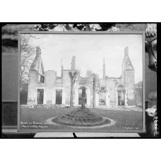 Petit Palais, le manoir des Fontaines à Baron (Oise), propriété d’Alberic Magnard. [légende d’origine]