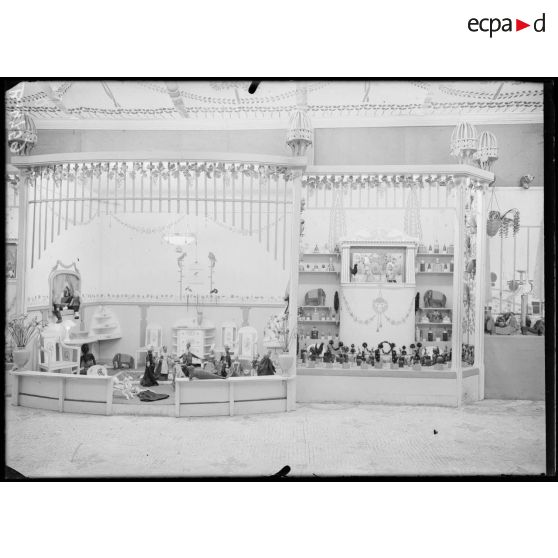Paris, pavillon de Marsan, exposition des jouets (magasin du Printemps). [légende d’origine]