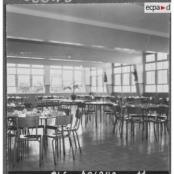 Koléa. Ecole militaire préparatoire nord-africaine (EMPNA). Salle à manger.