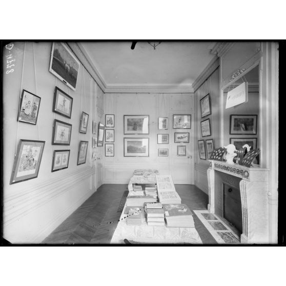 Paris, musée Leblanc, 6 avenue de Malakoff, grande salle des originaux. [légende d'origine]