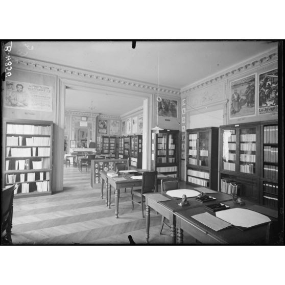 Paris, musée Leblanc, 6 avenue Malakoff, une salle. [légende d'origine]