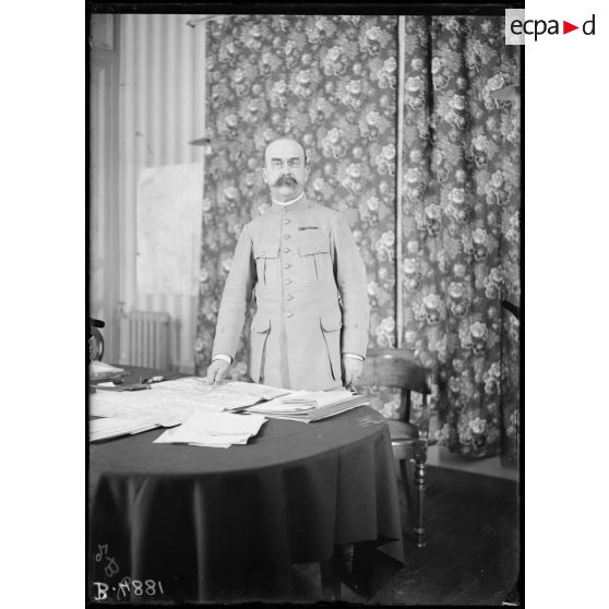 Grand quartier général, le général Pont, major général. [légende d’origine]