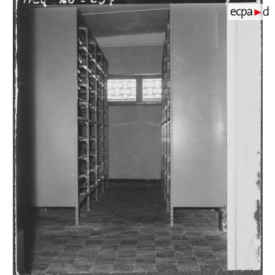 Beni Messous. Camp Basset. Nouvelle cuisine moderne du centre d'instruction du train n°160 (CIT 160).