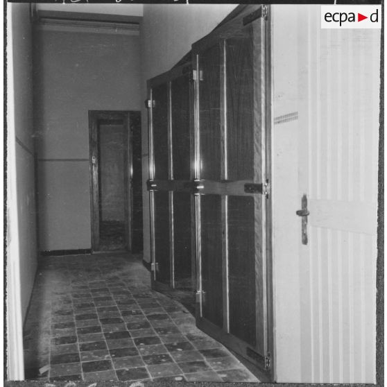 Beni Messous. Camp Basset. Nouvelle cuisine moderne du centre d'instruction du train n°160 (CIT 160).