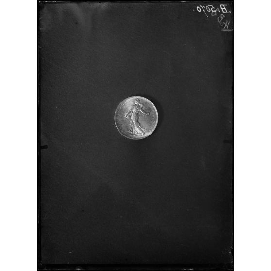 Paris, Bibliothèque nationale, pièce d'argent France. Semeuse de Roty 2 francs. [légende d’origine]