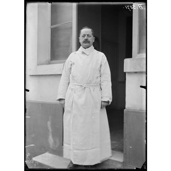 Paris, hôpital du Val de Grâce, le médecin inspecteur Vincent. [légende d’origine]