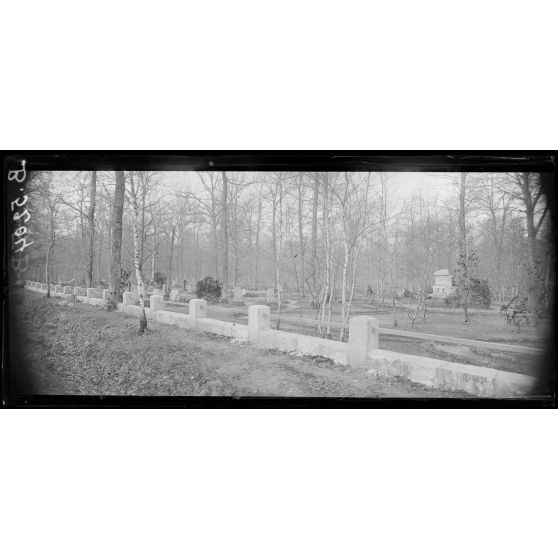 Sur la route de Bailly à Sempigny (Oise), cimetière allemand. [légende d'origine]