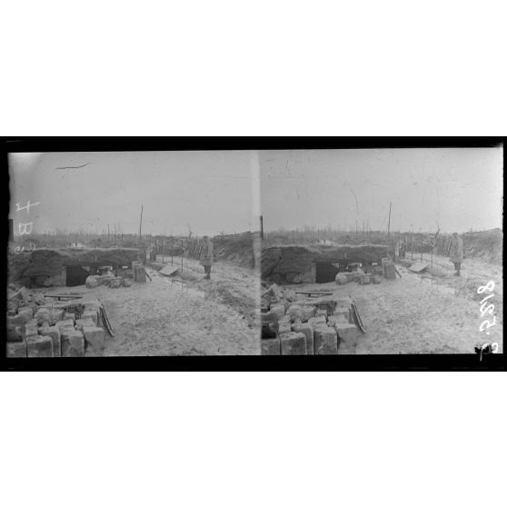 Bailly (Oise), dans la portion du village qui était occupée par les allemands, les anciennes lignes allemandes, un abri en béton armé. [légende d'origine]