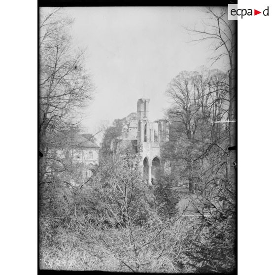 Châalis (Oise), l’abbaye. [légende d’origine]
