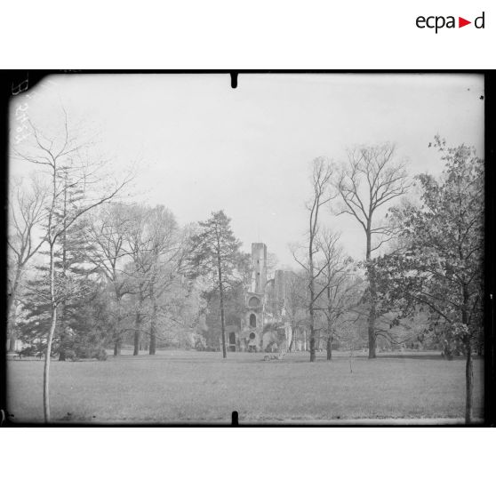 Châalis (Oise), l’abbaye. [légende d’origine]