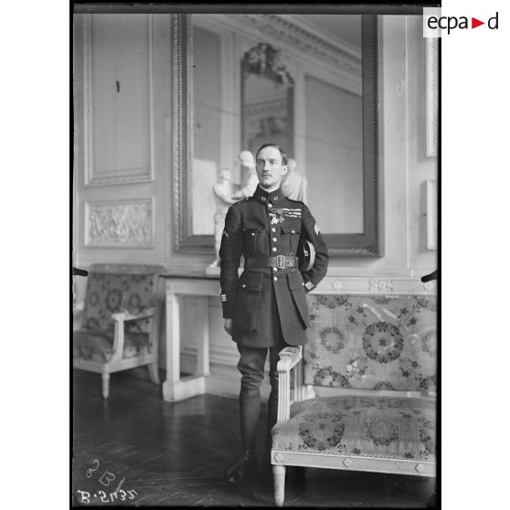 Compiègne (Oise, GQG, le capitaine Guillaume officier d’ordonnance du général Nivelle. [légende d’origine]