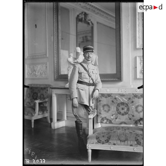 Compiègne, GQG, le capitaine Desrez, officier d'ordonnance du général Nivelle. [légende d’origine]
