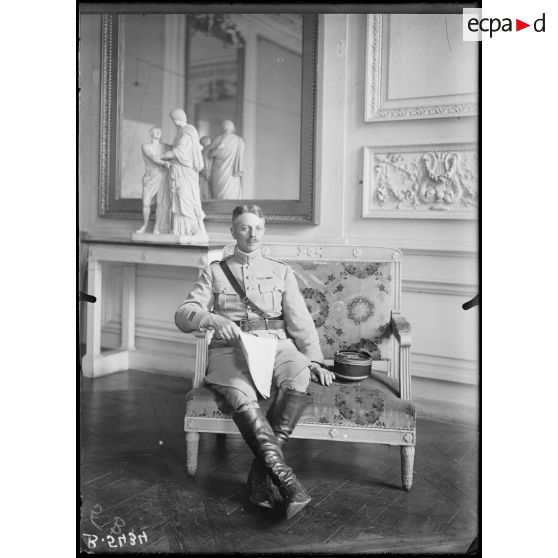 Compiègne, GQG, le capitaine Desrez, officier d'ordonnance du général Nivelle. [légende d’origine]