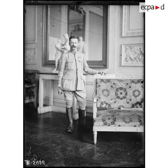 Compiègne, GQG, le colonel Boucher. [légende d’origine]