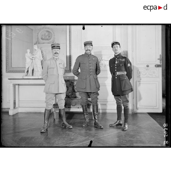 Compiègne, GQG, le colonel Mittelhauser, le colonel Boucher et le capitaine Guillaume. [légende d'origine]