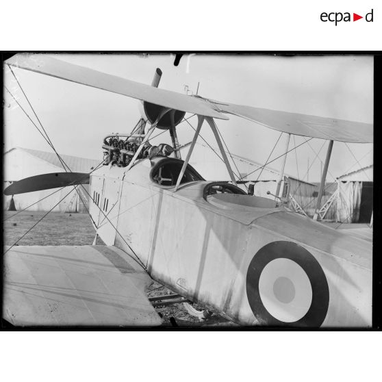 Pau, école d'aviation. Avion allemand Rumpler, moteur Mercedes 150 HP. [légende d'origine]