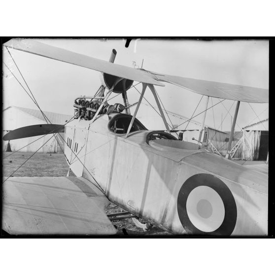 Pau, école d'aviation. Avion allemand Rumpler, moteur Mercedes 150 HP. [légende d'origine]