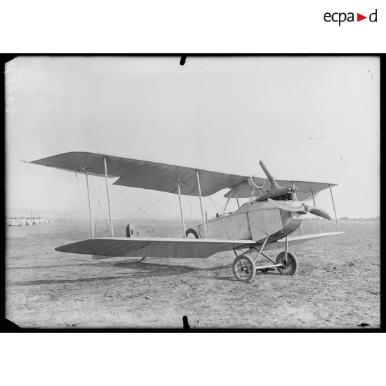 Pau, école d'aviation. Avion allemand Rumpler vu de 3/4. [légende d'origine]
