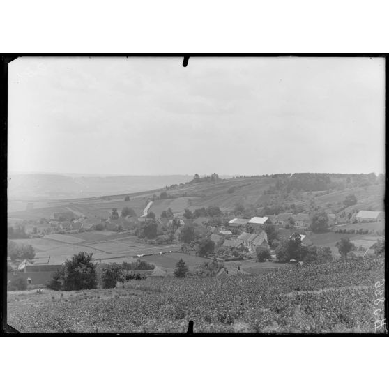 Allemant (Marne). Panorama du village et de la plaine (combats de septembre 1914). [légende d'origine]