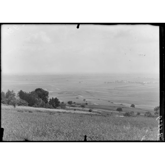 Allemant (Marne). Panorama du village et de la plaine (combats de septembre 1914). [légende d'origine]
