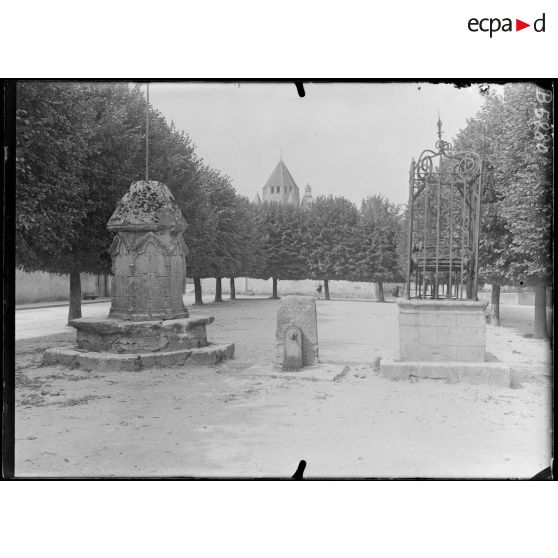 Provins (Seine-et-Marne). Place du Chatel. [légende d'origine]