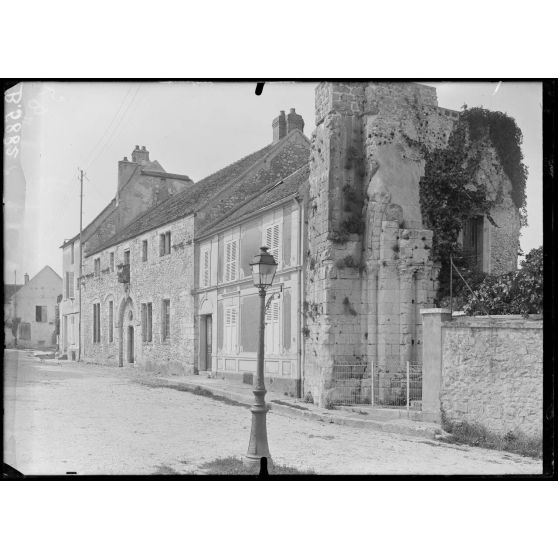 Provins (Seine-et-Marne). Restes de l'église Thibault, maison de la coquille. [légende d'origine]