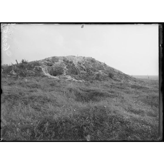 Butte de Warlencourt (Pas-de-Calais). Côté nord. [légende d'origine]