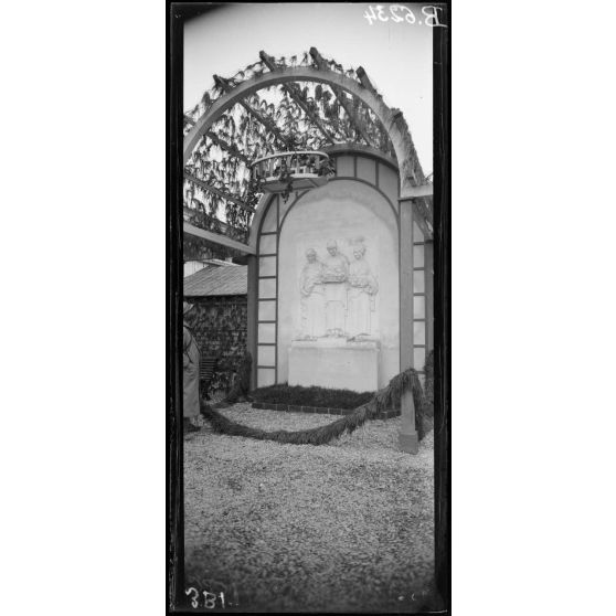 Gare de Châlons-sur-Marne. Cantine de la Croix-Rouge américaine. L'accueil de Sartorio. [légende d'origine]