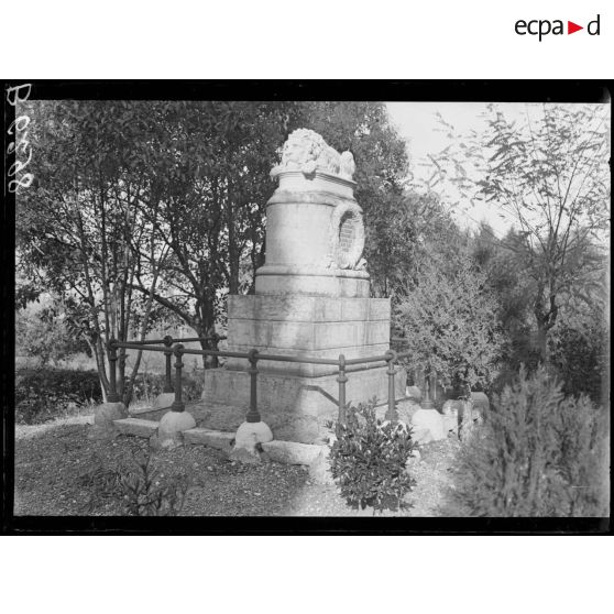 San Martino. Monument à la mémoire des soldats morts pendant la campagne d'Italie (1859). [légende d'origine]