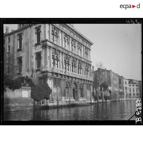 Venise. Palais Vendramin où est mort Wagner. [légende d'origine]