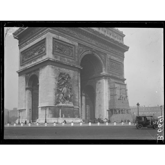 Paris. Protection des oeuvres d'art. La Marseillaise. [légende d'origine]